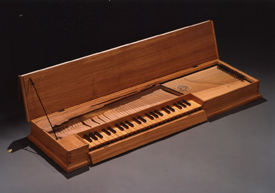 [Picture of German fretted clavichord]